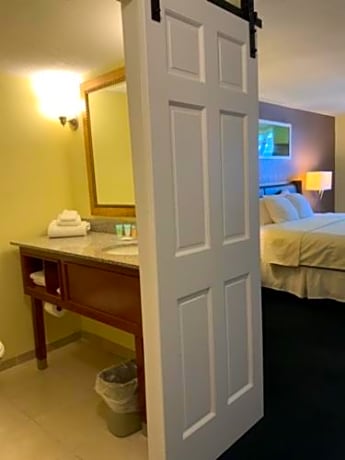 Standard Double Room with Lake View