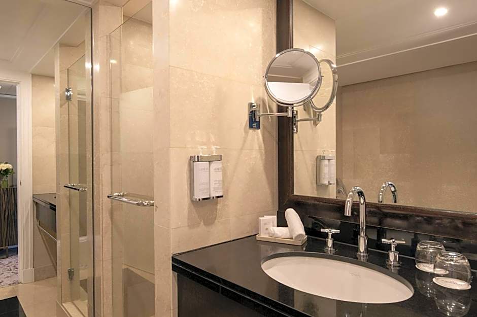 Warwick Paris (Former Warwick Champs-Elysees)