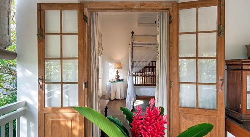 Taru Villas Rampart Street 