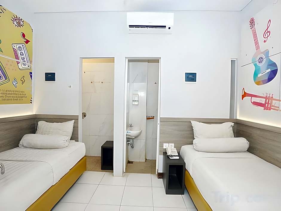 Front One Budget Hotel Tirtonadi Solo