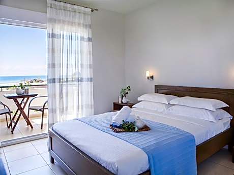 Double Room with Balcony and Sea View