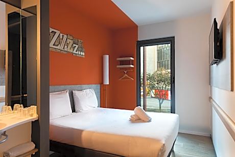 Standard room with 2 Single Bed