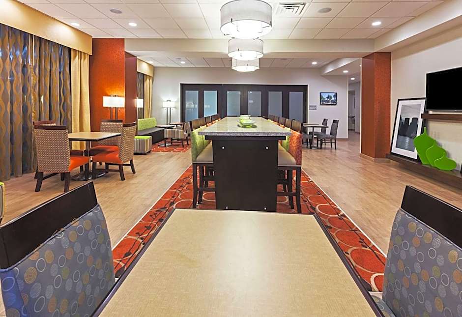 Hampton Inn By Hilton Marion