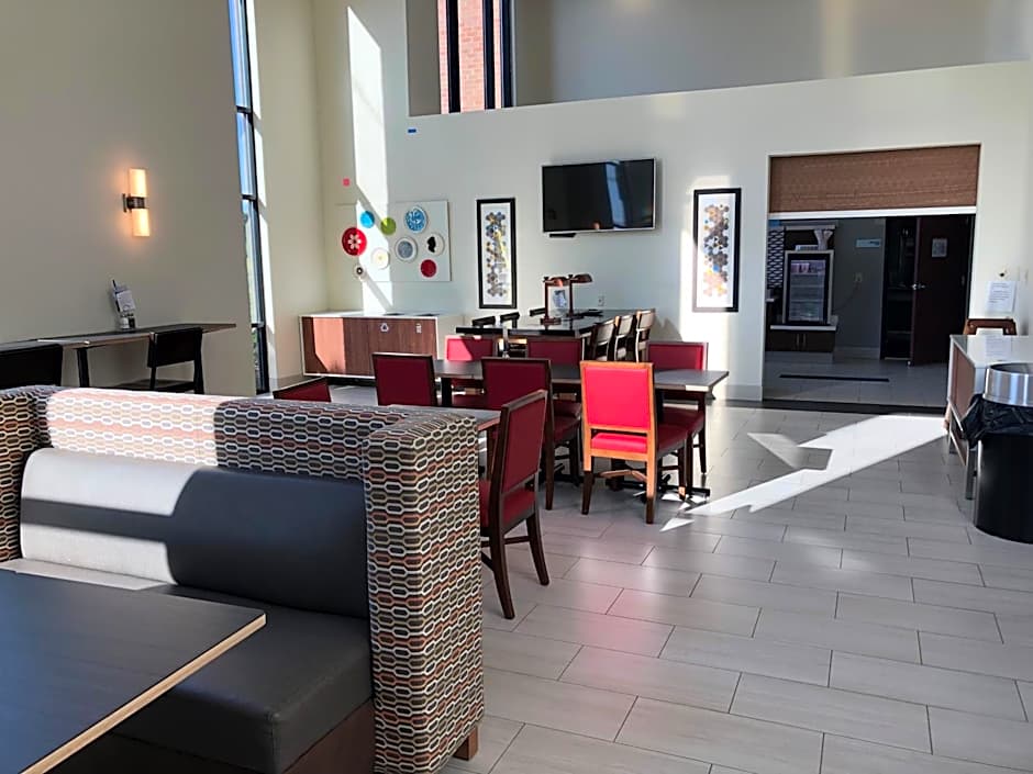 Holiday Inn Express Hotel & Suites Franklin By IHG
