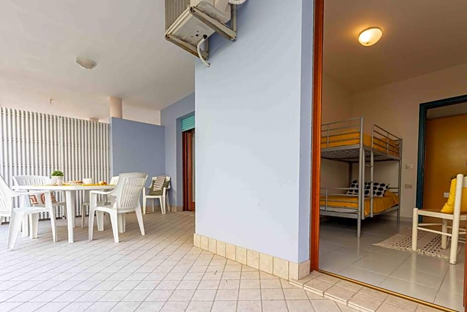 Welcoming flat just a short walk from the sea