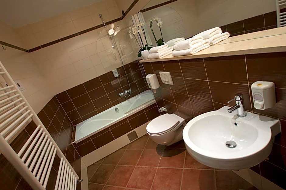 Gold Club Hotel & Casino