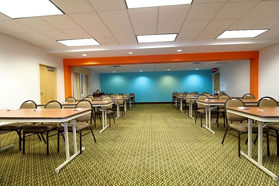 Howard Johnson by Wyndham Evansville East