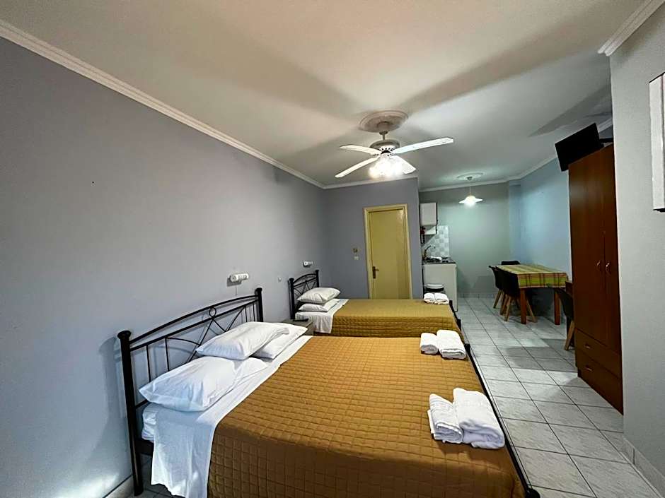 Nikos Studios and Apartments