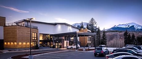 The Block Hotel & Commons