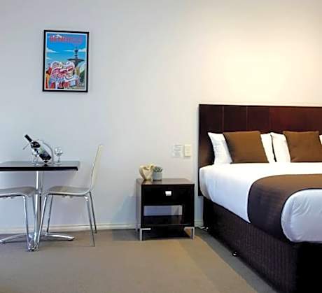 Golden Reef Motor Inn