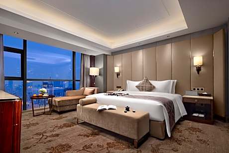 Superior City view Suite