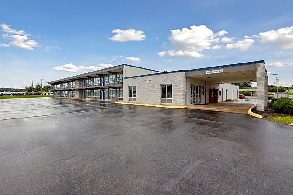 Relax inn by OYO Greeneville Near Hwy US-321