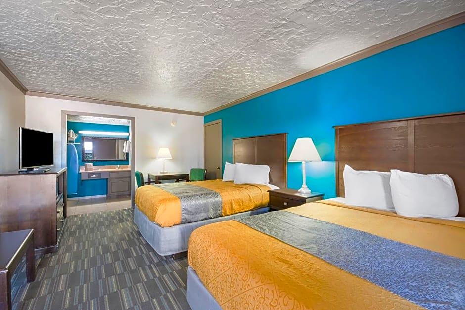 Econo Lodge Inn & Suites