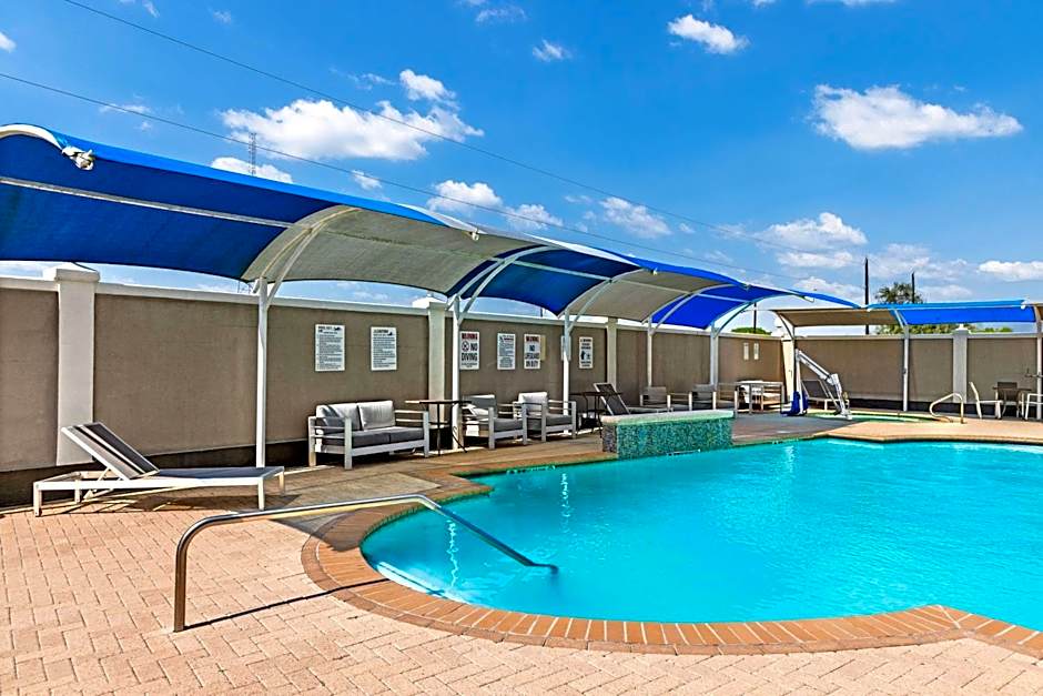 La Quinta Inn & Suites by Wyndham Raymondville