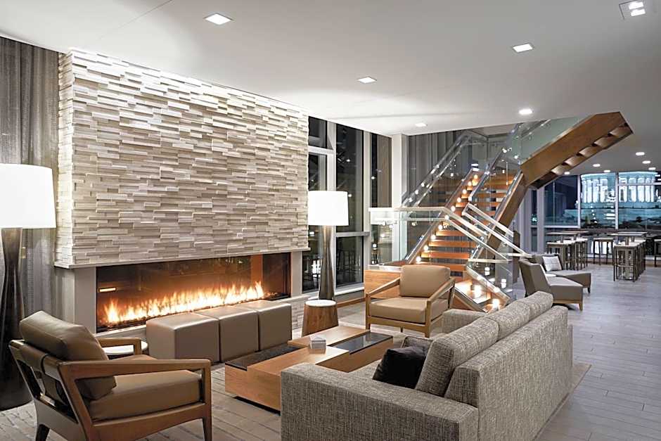 AC Hotel by Marriott Madison Downtown