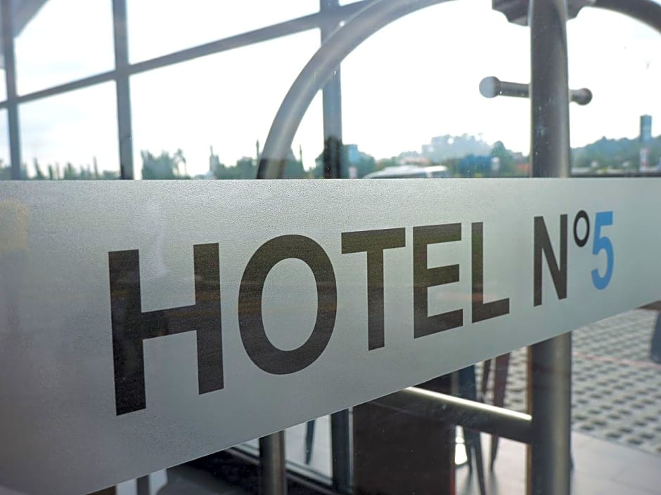Hotel No.5