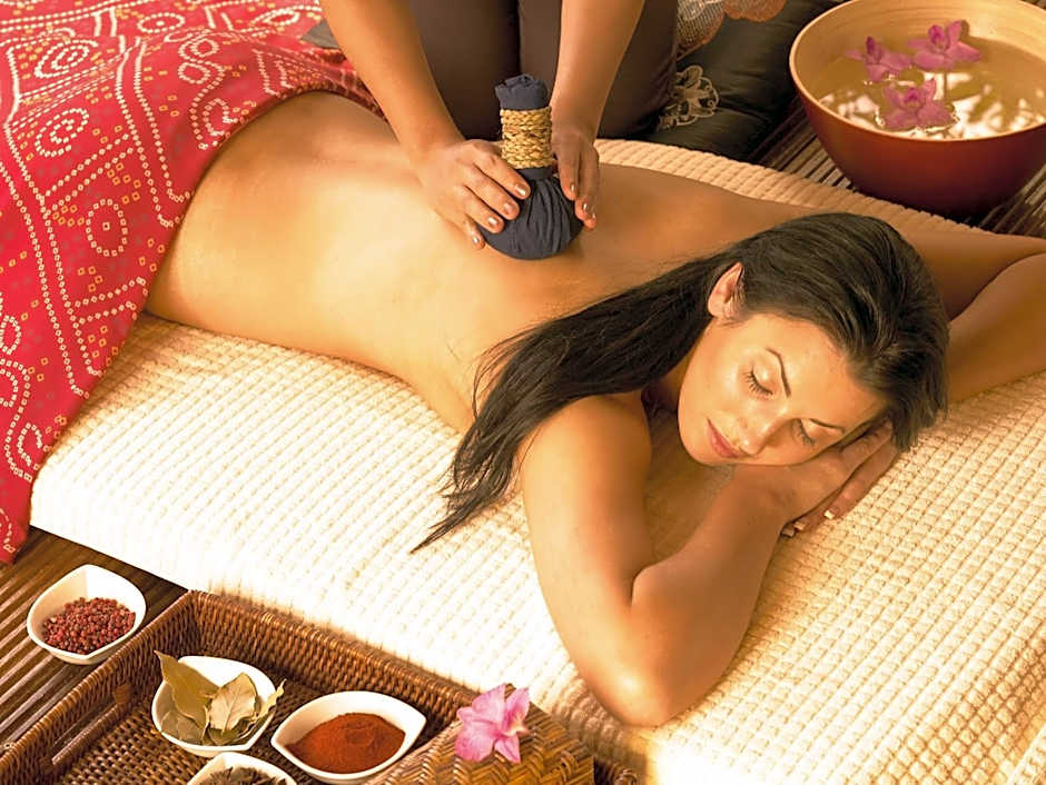 Westport Plaza Hotel, Spa & Leisure