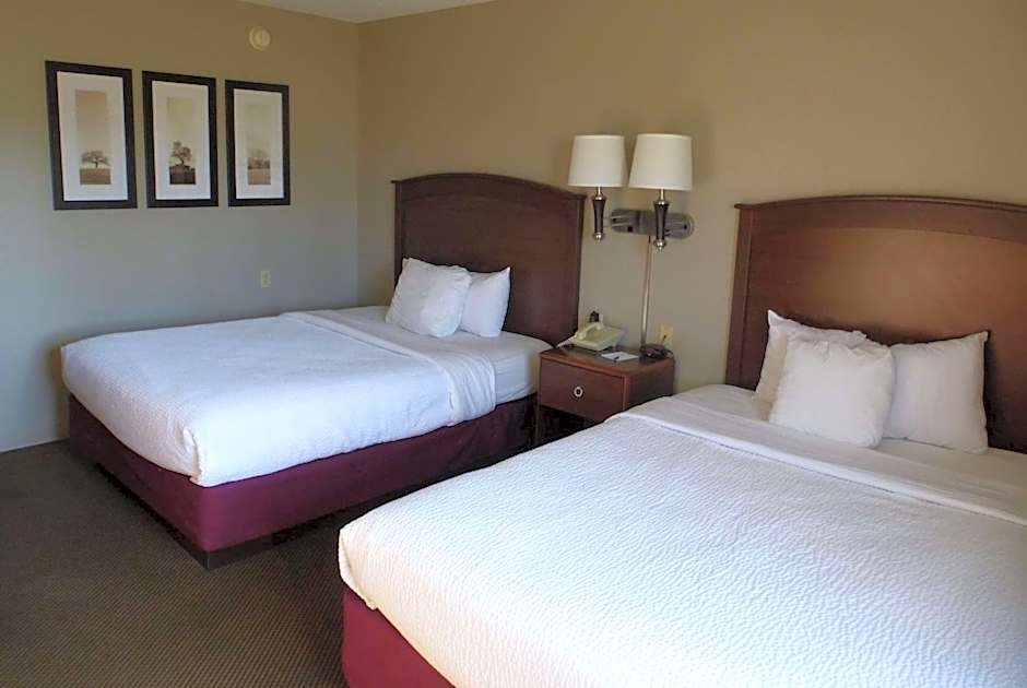 AmericInn by Wyndham Mitchell