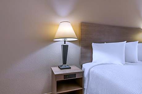 Deluxe Room with Two Queen Beds Non-Smoking