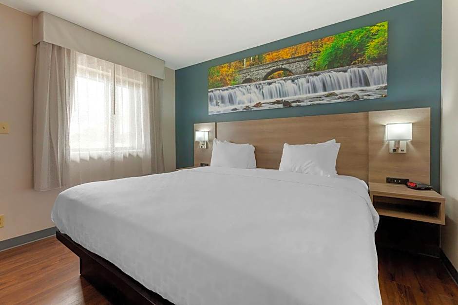 Clarion Pointe