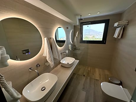 2 Bedroom Suite Garden View