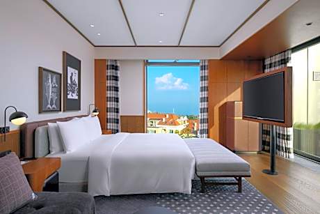 Premium Larger King Room with Terrace