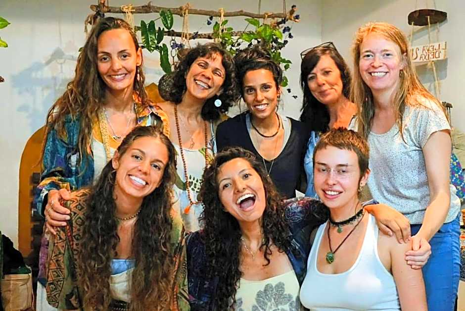 Casa das Irmãs - Só Mulheres - Women Only