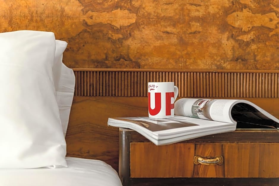 Up Hotel