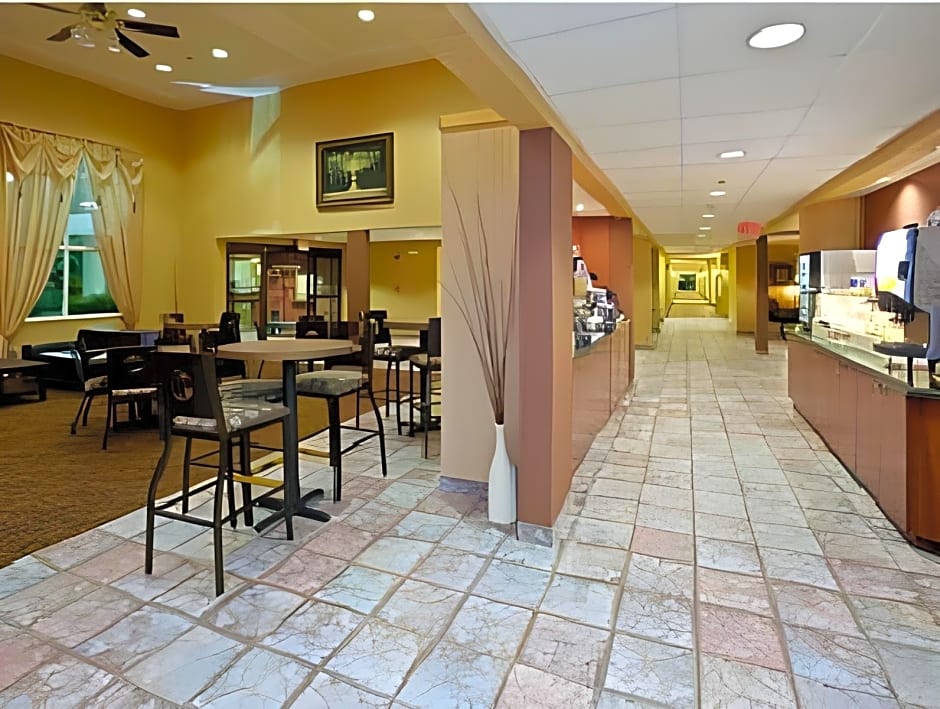 Holiday Inn Express Hotel & Suites Cincinnati-North/Sharonville