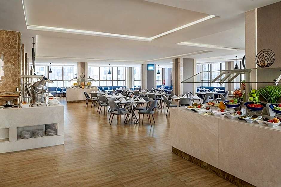 Taiba Front Hotel