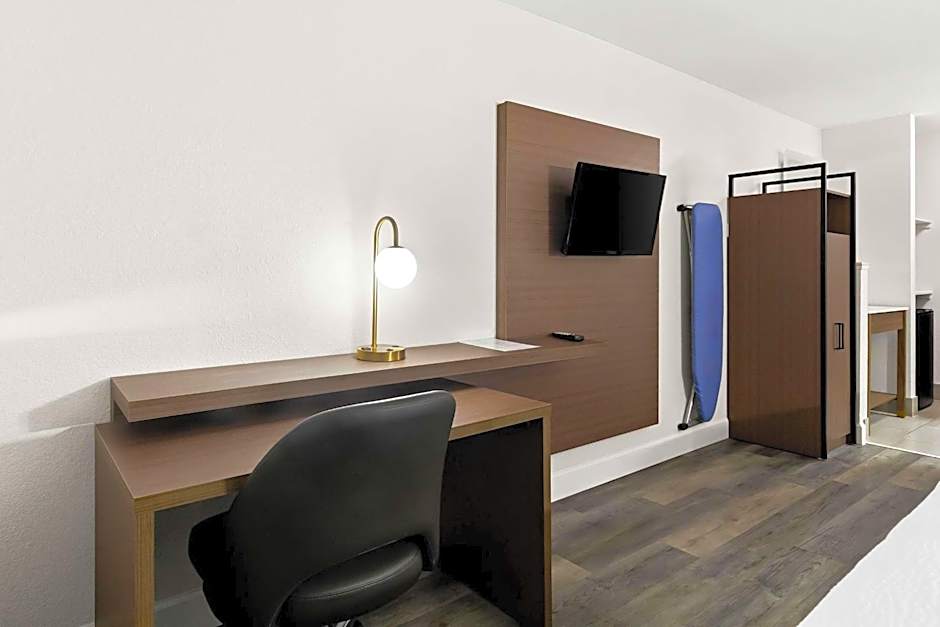 SureStay Hotel by Best Western Groves