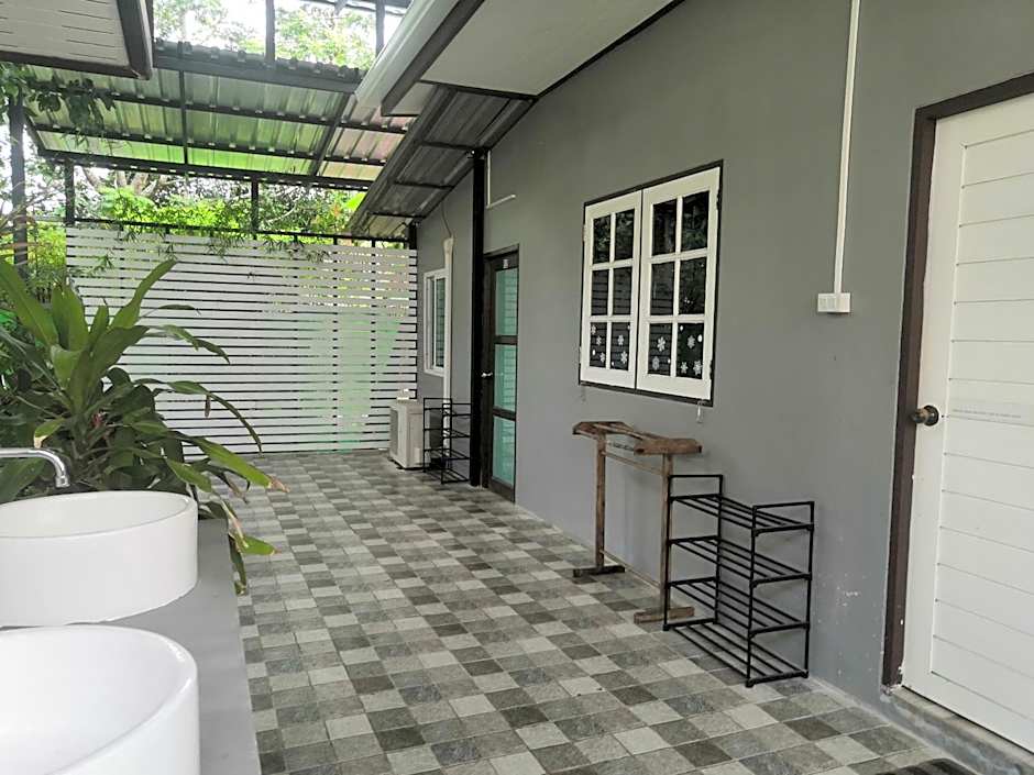 Backpack Hostel Kohyaoyai