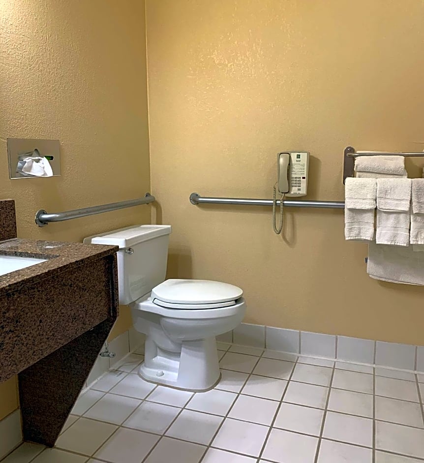 Quality Inn Ottawa near Starved Rock State Park