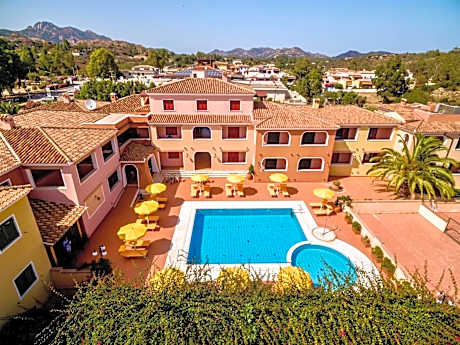 Residence with swimming-pool in Sos Alinos