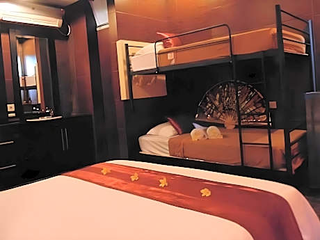 3 Beds in Dormitory -- Female Only