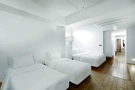 Deluxe Family Suite