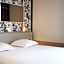 Brit Hotel Nantes La Beaujoire - L'Amandine
