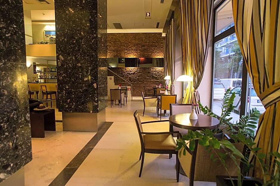 Davitel - Tobacco Hotel