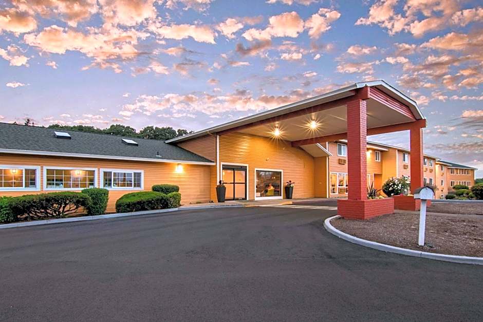 Quality Inn & Suites Albany Corvallis