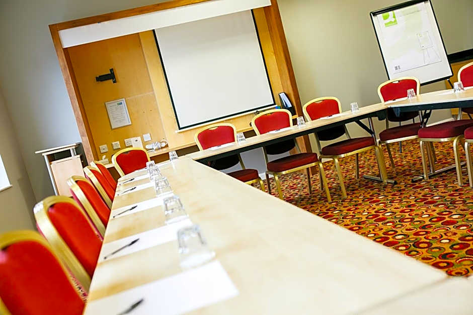 Holiday Inn Express Antrim By IHG