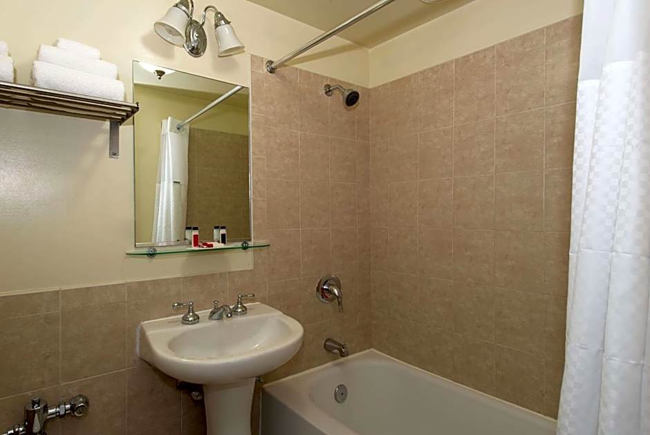 Travelodge by Wyndham Downtown Chicago