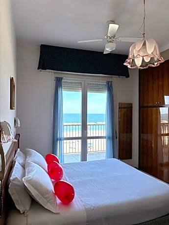 Quadruple Room with Sea View