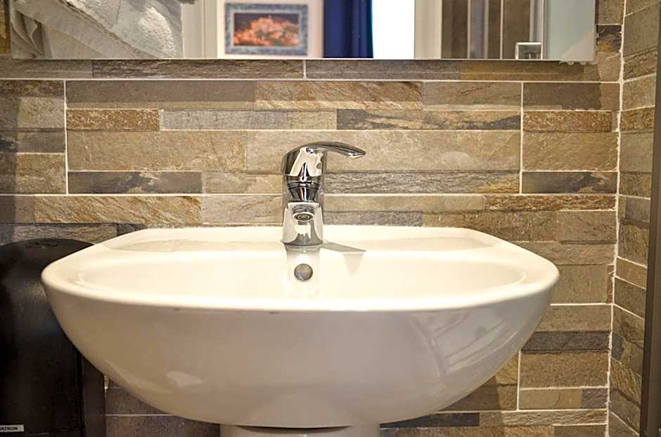 Hôtel De La Perdrix Rouge