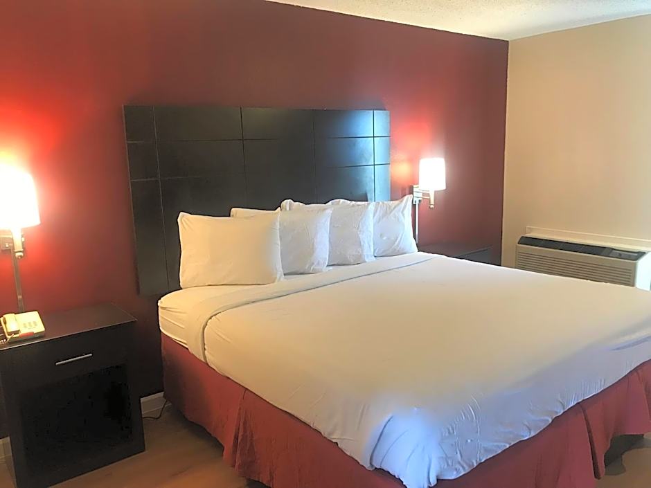 Red Roof Inn & Suites San Angelo