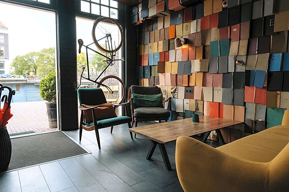 MAX BROWN HOTEL CANAL DISTRICT