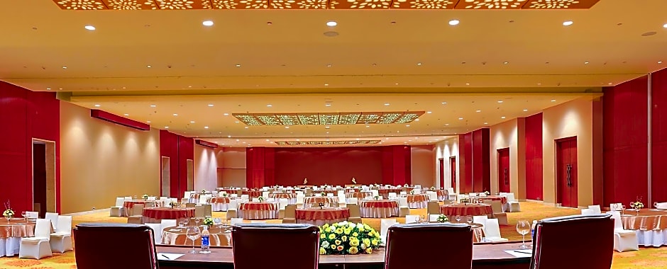 Hotel Novotel Visakhapatnam Varun Beach - - An AccorHotels Brand