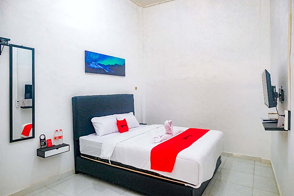 RedDoorz near Alun Alun Klaten