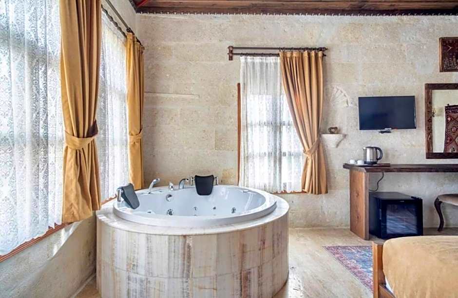 Uzay Cave Suite Hotel