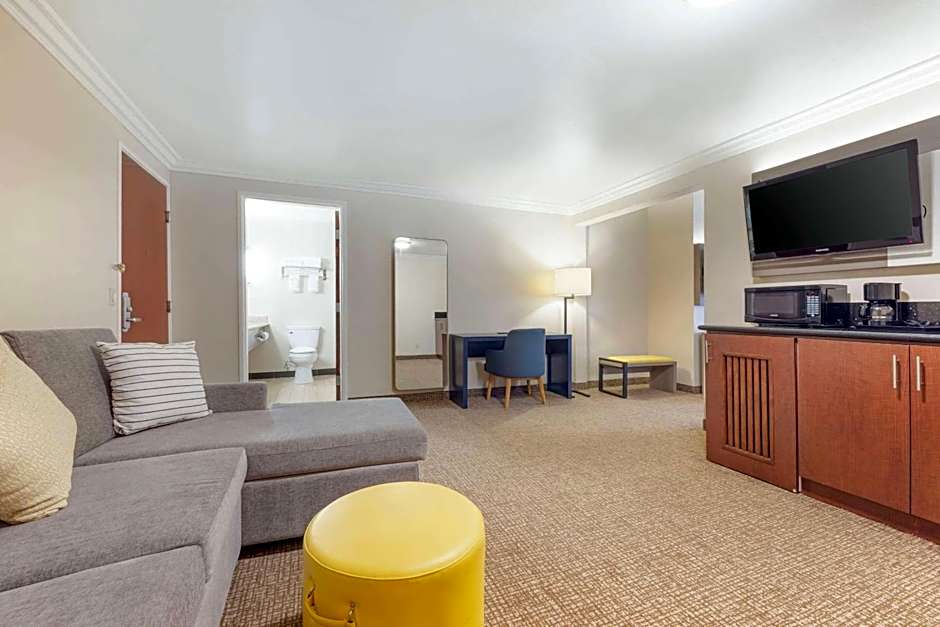 Comfort Suites Oceanside Camp Pendleton Area