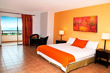 Standard 2 Adults + 1 Child